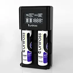 Chargeur pile Rapide UNIROSS Smart Compact 3T LCD pour Ni-Cd/Ni-MH, LiFeP04, Li-ion UCX004